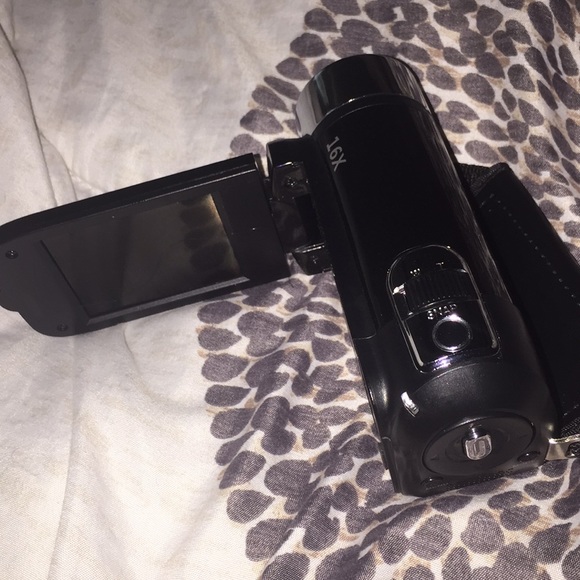 Vlogging Camera - Picture 2 of 4